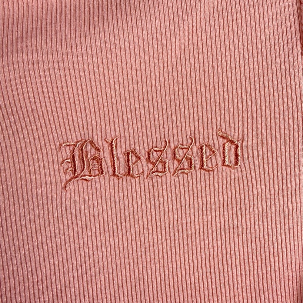 Charlotte Russe Mock Neck Top Womens S Pink Ribbed Blessed Embroidered Tee Y2K - Picture 5 of 7